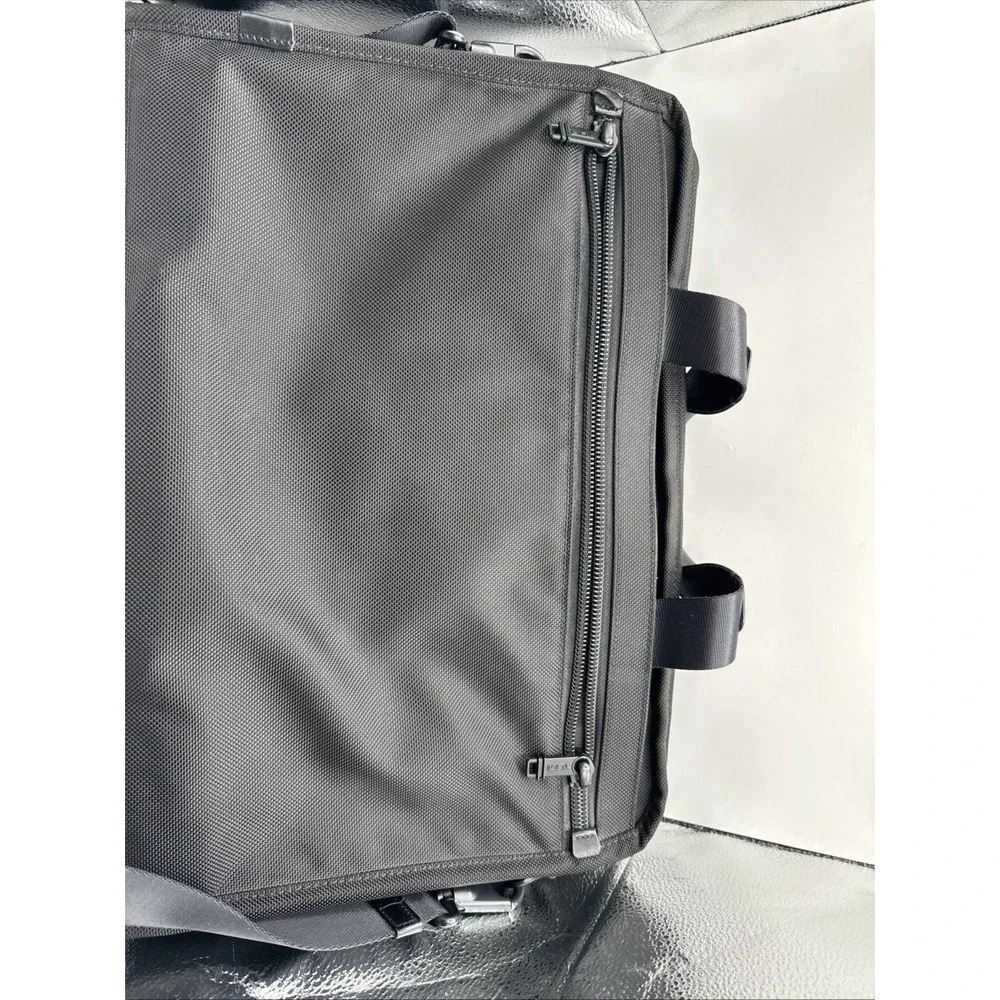 Tumi Alpha 2 Large Screen Portfolio Briefcase Laptop Bag Nylon 26111DH